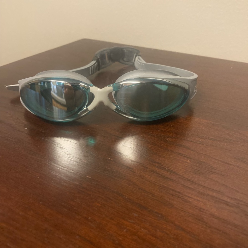 Orca 180• Triathlon wide goggles
